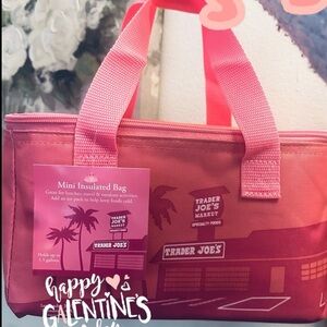 TRADER JOE’S Viral Pink Lunch Tote